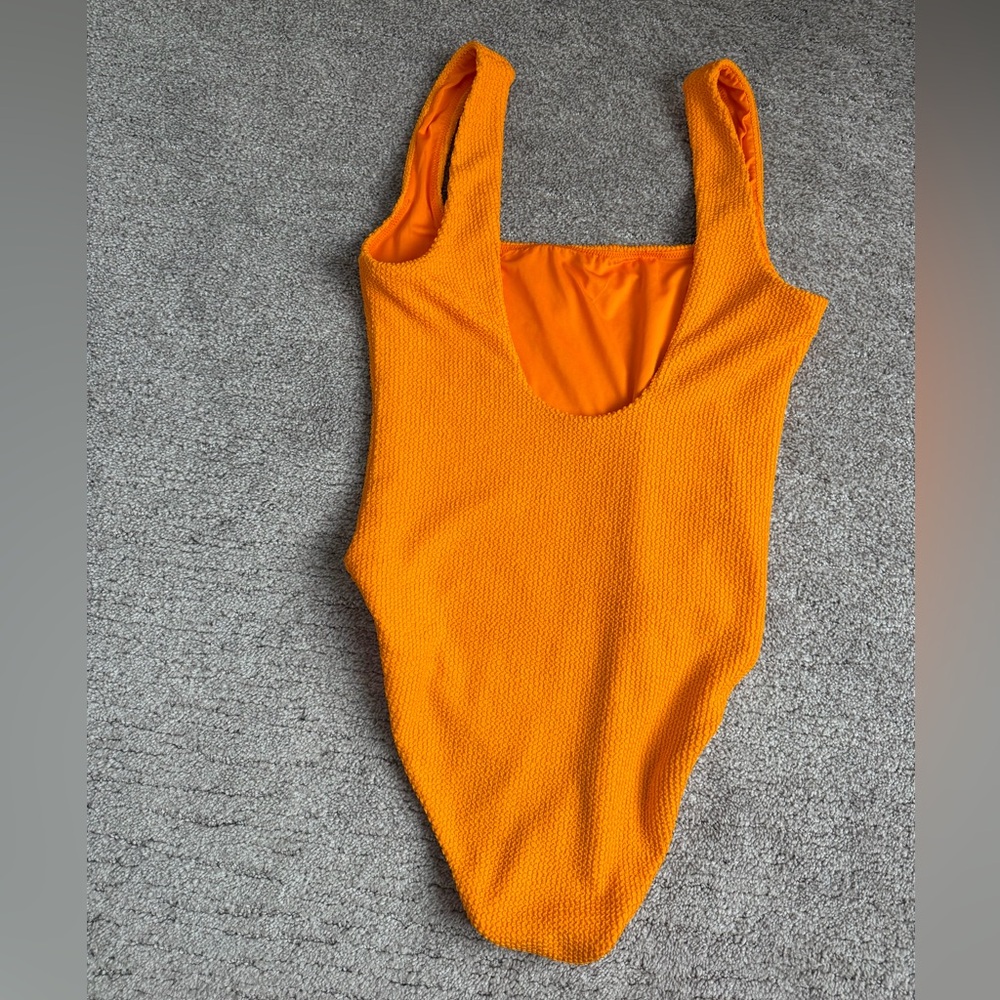 Show me your mumu scrunch one piece - Picture 2 of 3